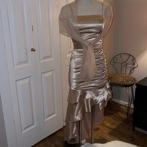 Beautiful stretchy satin gold evening gown size XS